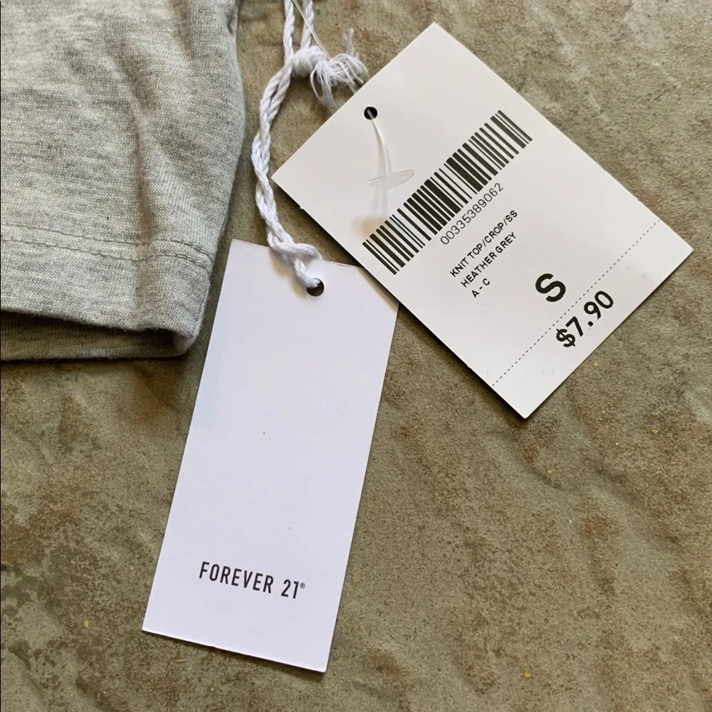 Forever 21 womens Light Gray Cropped Short Sleeve Tee